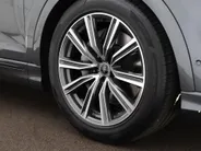 Audi Q8 55 TFSIe 381pk Tiptronic Quattro Pro Line S · Panoramadak · 360 Camera · Wegklapbare Trekhaak · Apple/Android Car Play · Luchtvering · 21'' Inch ·