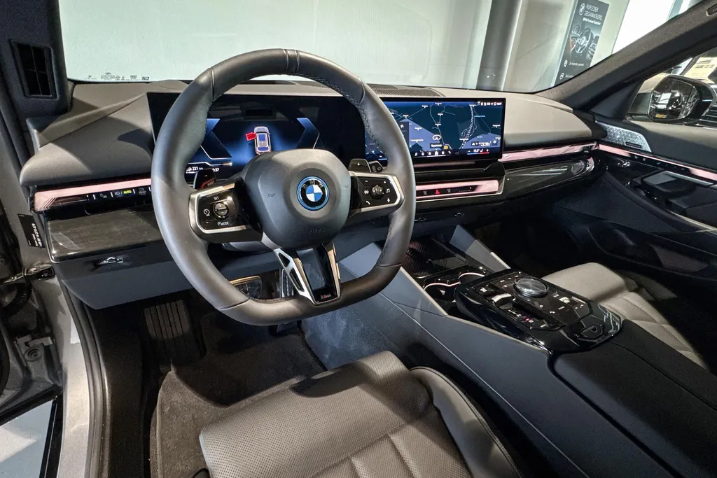 BMW 5 Serie Touring 550e xDrive