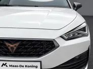 CUPRA Leon 1.4 TSI 245pk DSG eHybrid VZ Business · Camera · Panoramadak · Stoel-& Stuurverwarming · Keyless · 19'' Inch ·