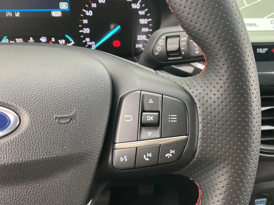 Ford Focus 1.0 EcoBoost Hybrid 125 pk ST Line Wagon Navigatie SYNC4 - Apple Carlay Android Auto - Winter Pack