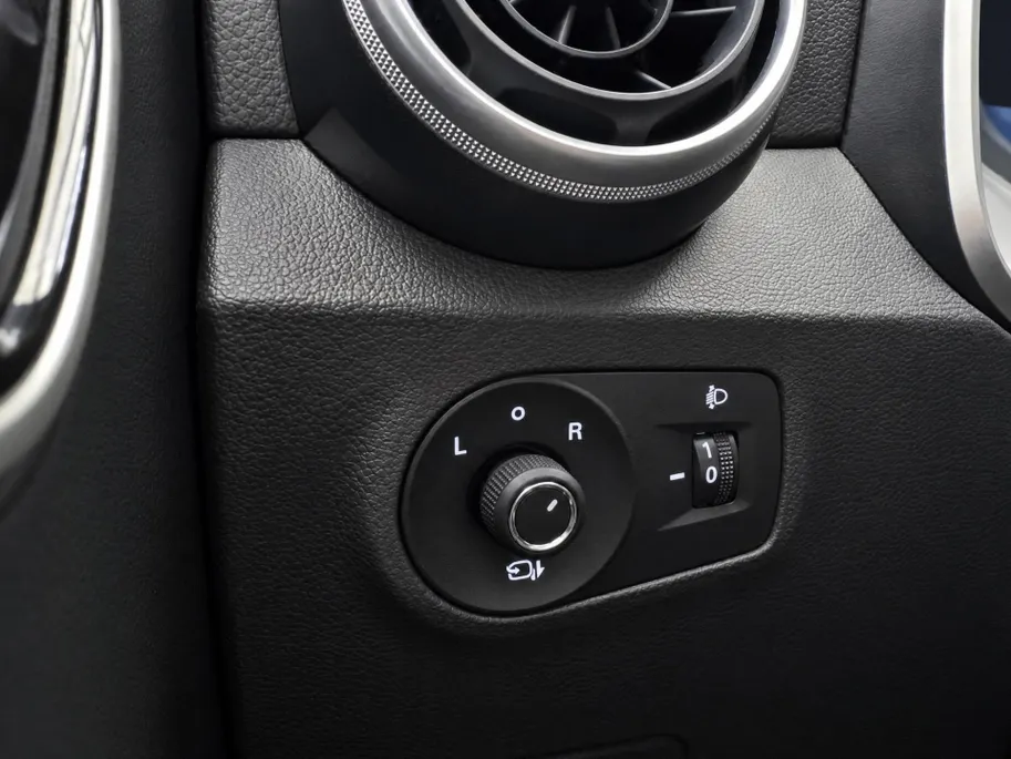 MG ZS EV MG Luxury 45 kWh SOH 91% | Navigatie | Schuifkanteldak | ACC | Leder interieur | Stoelverwarming |