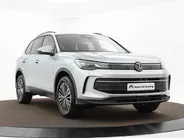 Volkswagen Tiguan Limited Edition 1.5 eHybrid 204 PK 6 versn. DSG · Design Pakket Dark · Trekhaak inklapbaar, met elektrische ontgrendeling, incl. aanhangermanoeuvreerhulp Trailer Assist · Voorraad OUTLET · Prijs is inclusief inruilpremie ·