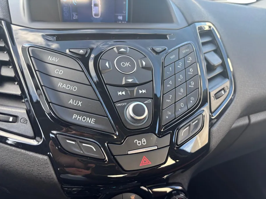 Ford Fiesta 1.0 EcoBoost Titanium | 1e Eigenaar | Lederen Bekleding | Voorruitverwarming | Climate Control | Parkeersensoren | 12 maanden garantie! |