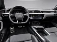 Audi Q8 e-tron 55 408pk Quattro S Edition Competition 115 kWh · SOH 90,9% · Panoramadak · Luchtvering · 360 Camera · Elek. Voorstoelen · 20'' Inch ·