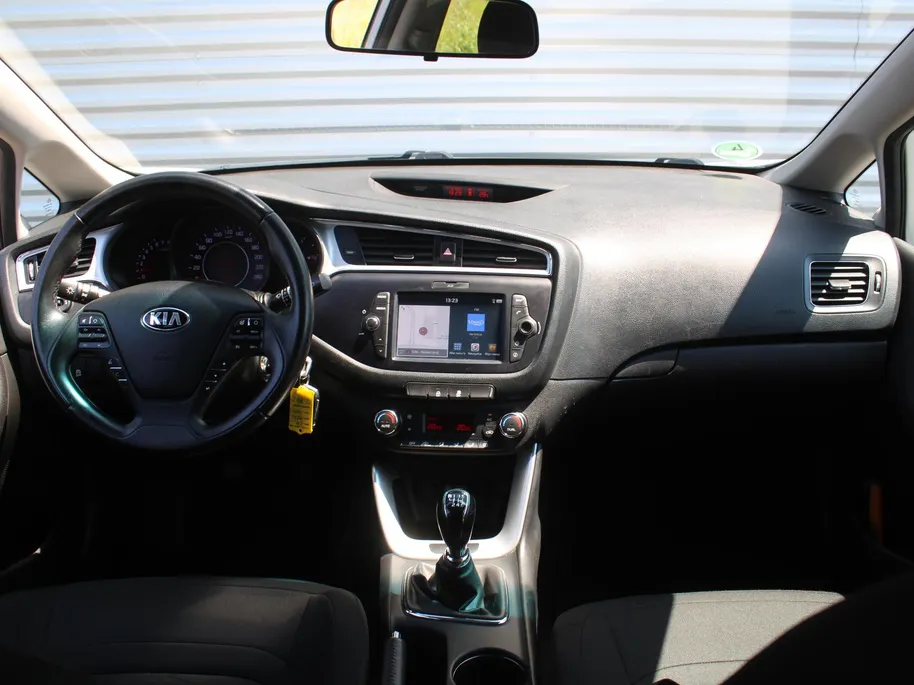 Kia cee'd Sportswagon 1.0 T-GDi Design Edition | Trekhaak | Camera | Clima | 17' LM | Cruise | Navi | Apple Carplay/Android Auto |
