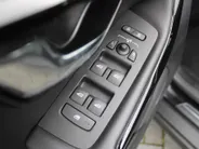 Volvo V40 Cross Country 1.5 T3 Dynamic Edition | Trekhaak | 17' LM | Panoramadak | Leer | PDC v+a | Camera | Stoel-/voorruitverwarming | HK audio |