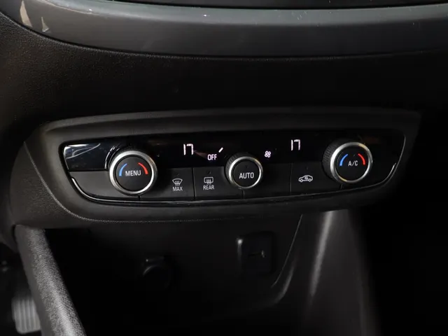Opel Crossland X 1.2 Turbo Innovation | Camera | keyless