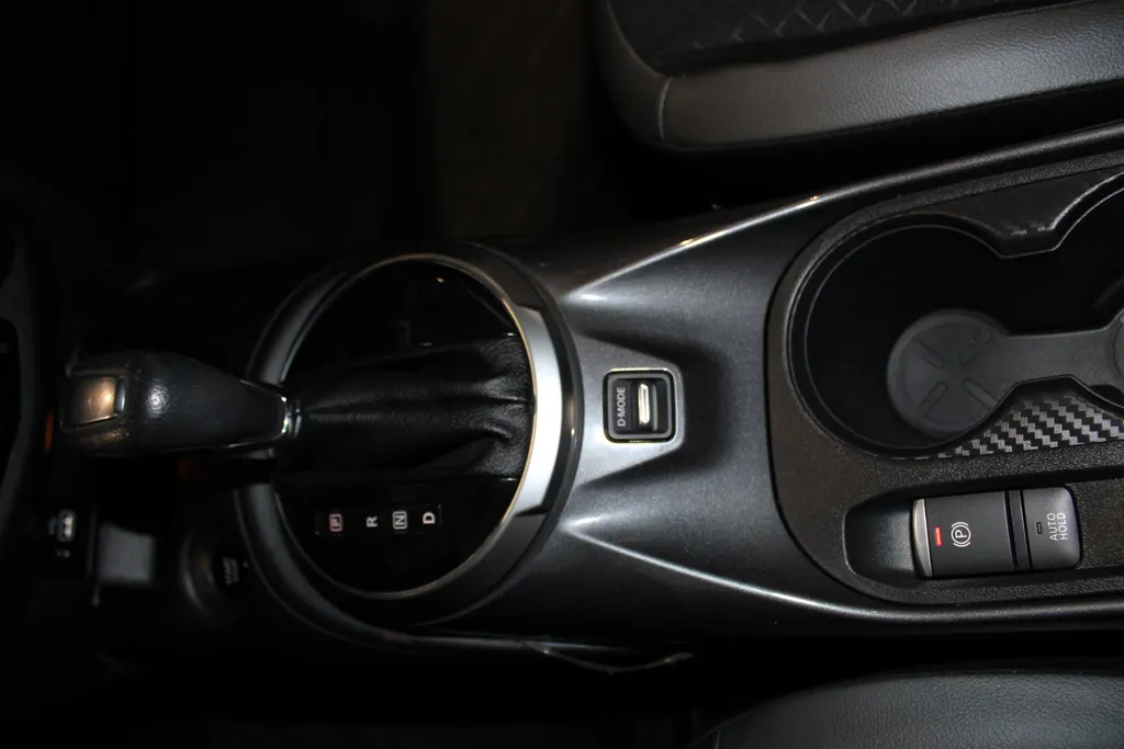 Nissan Juke 1.6 Hybrid N-Connecta | Navigatie | Achteruitrij camera | Parkeersensoren achter | Apple carplay & Android auto | Automaat | Keyless entry | LM wielen |