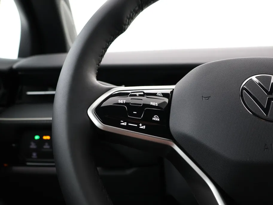 Volkswagen ID.7 Pro Limited Edition 77 kWh accu 286 PK · Draadloze telefoonlader · 360 camera · verwarmde voorstoelen · Voorraad OUTLET · Prijs is inclusief inruilpremie ·
