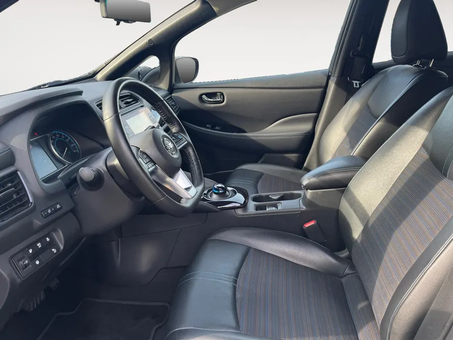 Nissan Leaf Tekna 40 kWh | 360 graden camera | Stoelverwarming | Climate Control | Bose audio
