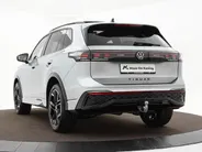 Volkswagen Tiguan 1.5 eHybrid 204pk DSG R-Line Edition · Panoramadak · 360 Camera · Inklap. Trekhaak · Matrix LED · Stuur- & Stoelverwarming + Massage · Achterbank verwarmd · Garantie t/m 09-10-2030 of 100.000km