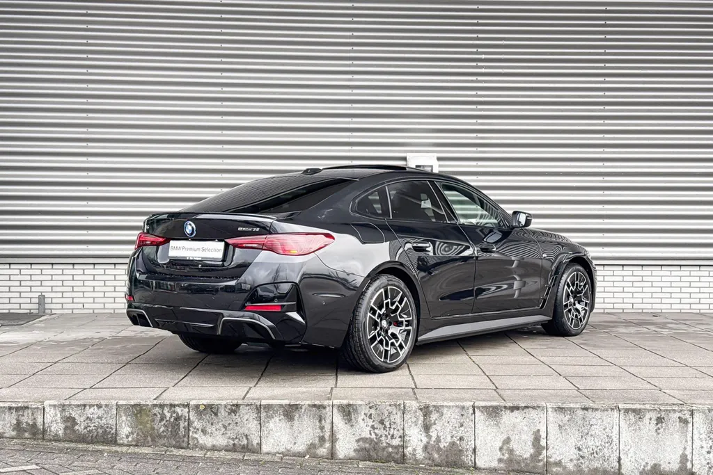 BMW i4 eDrive35