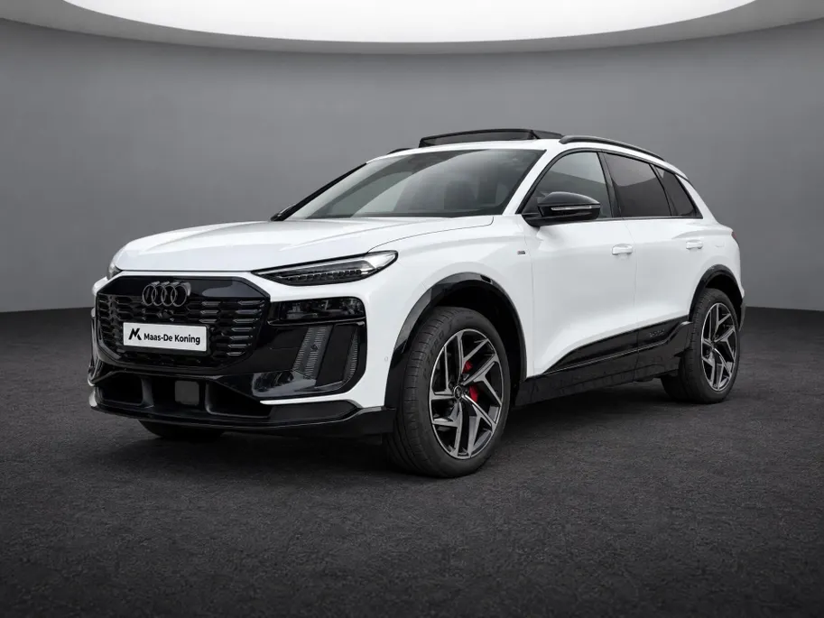 Audi Q6 e-tron S edition performance 100 kWh 306pk · Panoramadak · 360 Camera · Wegklapbare Trekhaak · Elek. Voorstoel · 21'' Inch · Garantie t/m 11-05-2031 of 100.000km