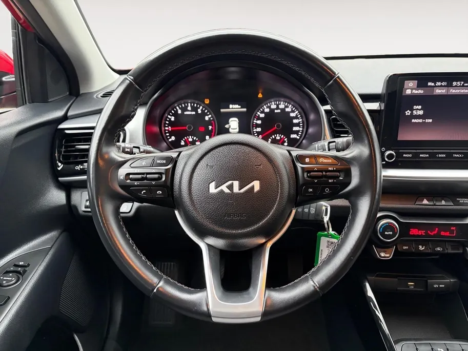 Kia Stonic 1.0 T-GDi MHEV DynamicLine | Achteruitrijcamera | Parkeersensoren achter | Apple/Android Carplay | Climate control | Cruise control | LMV