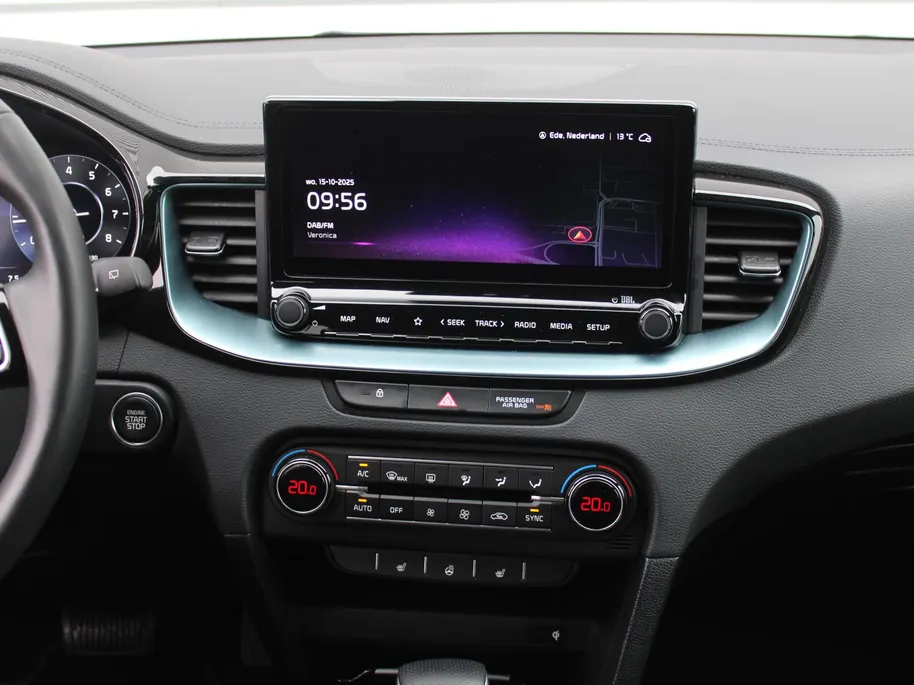Kia Ceed Sportswagon 1.0 T-GDi MHEV Design Edition | Stuur-/stoelverwarming | Cruise adapt. | Camera | 16' LM | Elek. achterklep | JBL audio | LED |