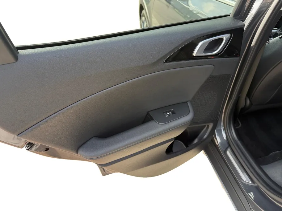 Kia XCeed 1.5 T-GDI MHEV DynamicPlusLine 160 PK | STOEL & STUURVERWARMING | 18 INCH LICHTMETAAL | CLIMATE CONTROL | RESTERENDE FABRIEKSGARANTIE TM 2032