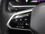 Volkswagen Tiguan Allspace 1.5 TSI DSG-7 R-Line Business 7p. 7-persoons / Stoel + Stuurverwarming / Camera / Elektr. klep /