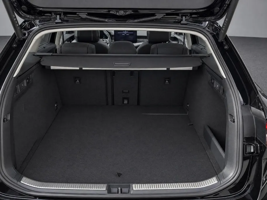 Škoda Superb 1.5TSI 150kW/204PK PHEV Laurin & Klement · Panoramadak · Leder · Trekhaak · 360°Camera · Garantie t/m 04-06-2030 of 100000km.
