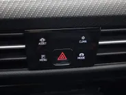 Volkswagen Golf 1.5eTSI/130PK R-Line DSG Volkswagen Golf 1.5eTSI/131PK R-Line DSG · Panoramadak · Apple/Android Car Play · Stoel & Stuurverwarming · Navigatie · LED ·