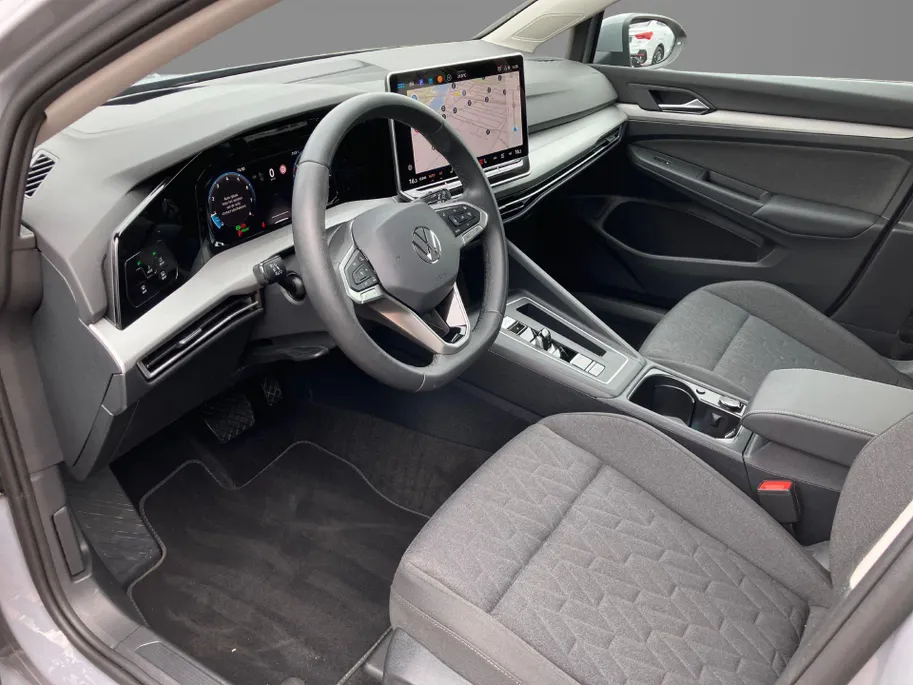 Volkswagen Golf 1.5eTSI/150PK DSG Life Edition · Apple/Android Car Play · Navigatie · Head-Up display · Stoel-& stuurverwarming · Garantie t/m 21-04-2030 of 100000km.