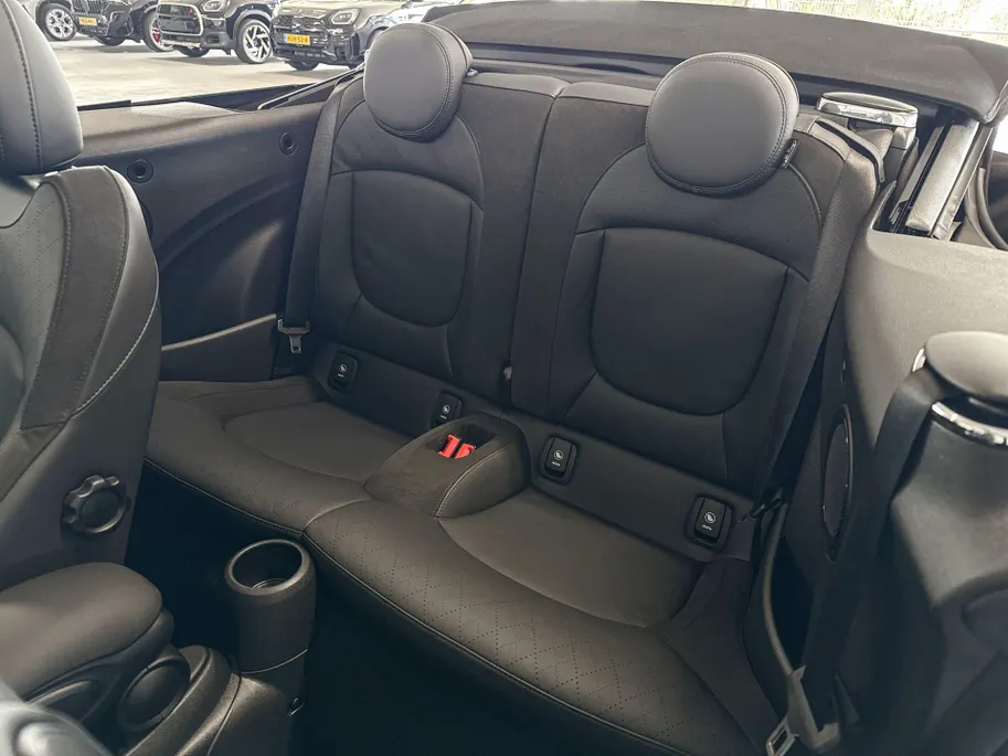 MINI Cooper Cabrio 1.5 Cooper John Cooper Works