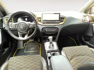 Kia XCeed 1.6 GDi PHEV DynamicPlusLine STOELVERWARMING | NAVI | LM VELGEN | TREKHAAK