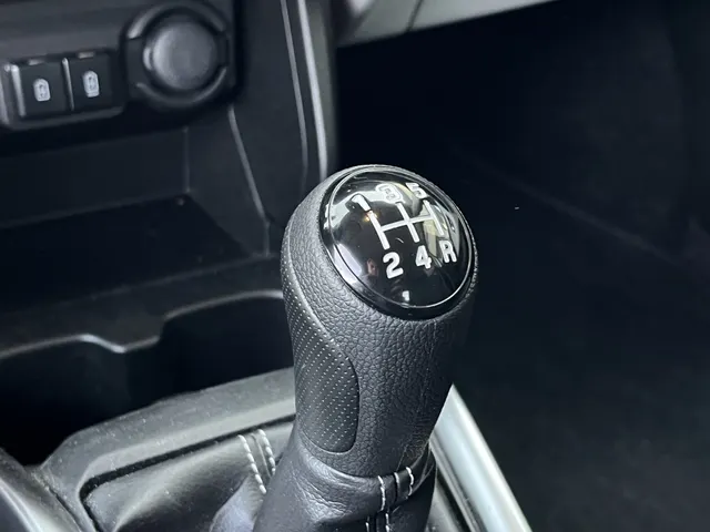 Suzuki Swift 1.2 Style Smart Hybrid