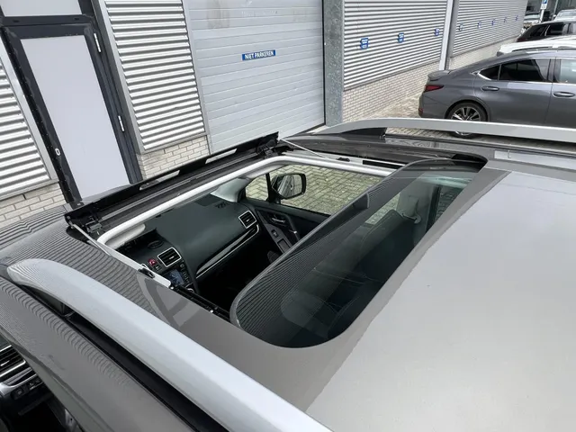 Subaru Forester 2.0 Luxury Plus Eyesight Automaat | Trekhaak | 17' LM Velgen | Climate Control | Elek. Schuif/Kantel Dak