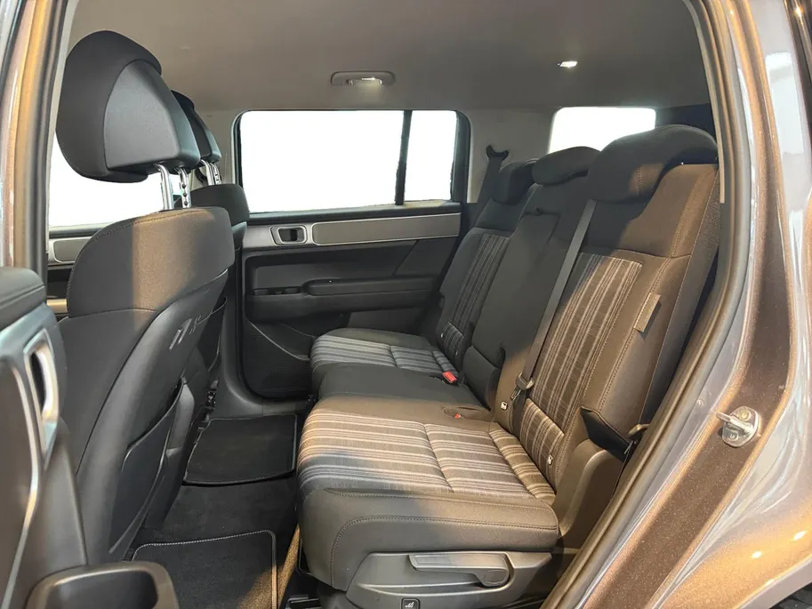 Hyundai Santa Fe 1.6 T-GDI PHEV Comfort Smart 4WD 7 persoons | Zeer nette auto | Afneembare trekhaak | Stoelverwarming | Apple CarPlay Android Auto | Adaptive cruise control | Hyundai Rotterdam - Noord |