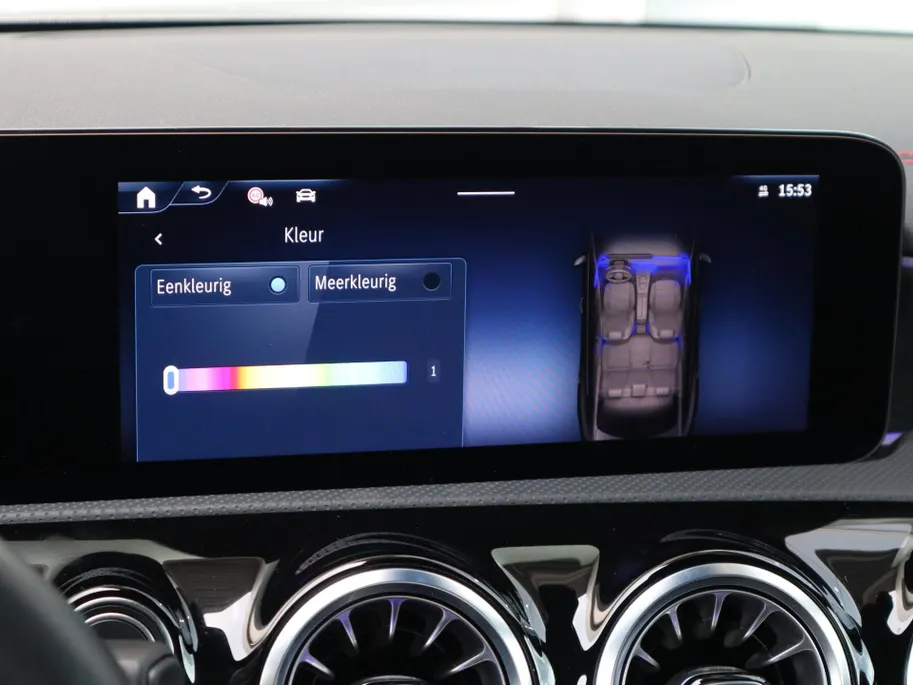 Mercedes-Benz CLA 180 Business Solution AMG l Trekhaak l Panoramadak l stoelverwarming