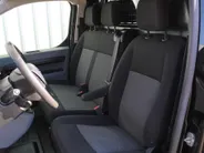 Toyota ProAce Worker 1.6 D-4D Professional | Trekhaak | Imperiaal | Zijwandbekleding | Betonplex vloer | PDC | Clima | Navi | 16' LM | All seasons |