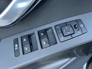 Kia Niro 1.6 GDi Hybrid DynamicLine Edition | Elektrisch Verstelbare Bestuurdersstoel | Dodehoekdetectie | Apple Carplay / Android Auto | Navigatiesysteem | Licht + Regensensor | Parkeersensoren Voor + Achter | Camera Achter | Cruise Control Adaptief | Rijstrookse