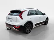 Kia Niro 1.6 GDi Hybrid DynamicLine | Zeer nette auto | 1e Eigenaar | Fabrieksgarantie | Trekhaak | Apple CarPlay & Android Auto | Navigatie |