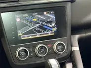 Renault Kadjar 140PK TCe Intens Automaat | Trekhaak (1500 KG) | Panoramadak | 19' Lichtmetalen Velgen | Stoelverwarming | Navi | Camera | Climate Control | Adaptieve Cruise Control | Leder |