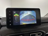 Dacia Sandero 90PK TCe Journey | Camera | Armsteun | Climate Control | Parkeersensoren | Apple CarPlay/Android Auto | Licht & Regen Sensor | Cruise Control | Lichtmetalen Velgen | Full LED |
