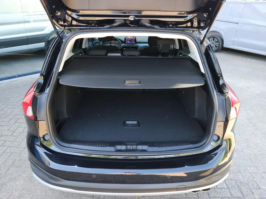Ford Focus 1.0 EcoBoost Hybrid Active | NAVI | CAMERA | WINTERPAKKET |