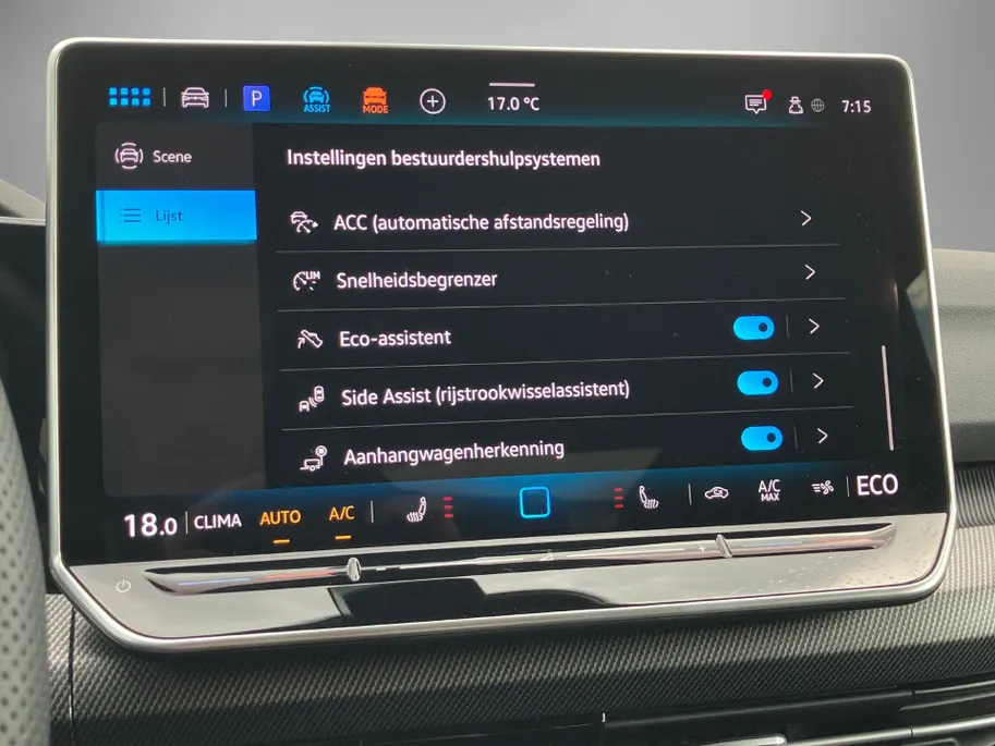 Volkswagen Golf 1.5eHybrid 200kW/272PK GTE Black Style · Panoramadak · Trekhaak · Camera ·  Apple/Android Car Play · Garantie t/m 10-09-2030 of 10000km.