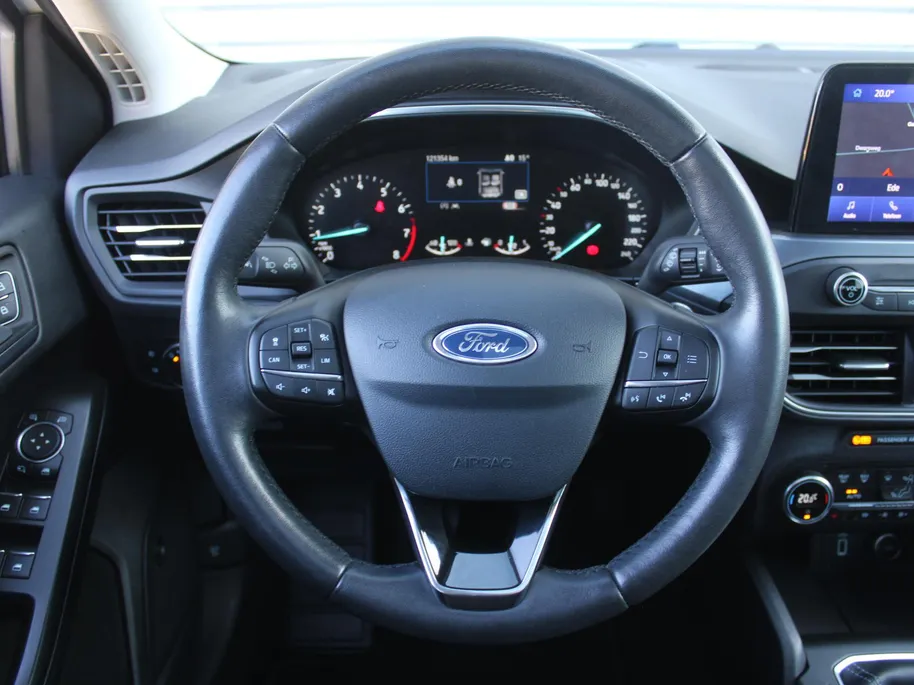 Ford Focus 1.0 EcoBoost Active Business | Trekhaak | Panoramadak | Stuur-/stoel-/voorruitverwarming | Camera | Navi | 18' LM | LED | Cruise adapt. | B&O audio | Zeer nette auto!! |