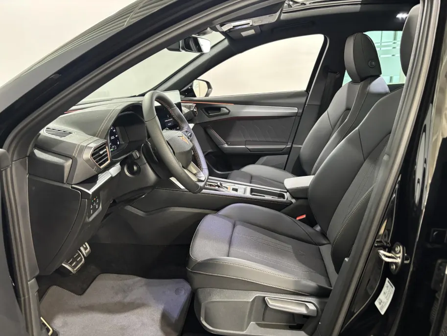 CUPRA Formentor 1.5 - 204PK TSI e-Hybrid Business Automaat | NIEUWE AUTO | Elektrisch Wegklapbare Trekhaak | Schuif/Kantel Dak | Digital Cockpit | Camera | Parkeersensoren | Stoelverwarming | Stuurwielverwarming | Apple CarPlay/Android Auto |