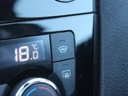 Nissan QASHQAI 1.2 Tekna | Trekhaak | 360 Camera | Pano dak | Stoel-/voorruitverwarming | Dodehoek detectie | Elek. stoelverstelling | Clima | 19' LM | 1e eigenaar |