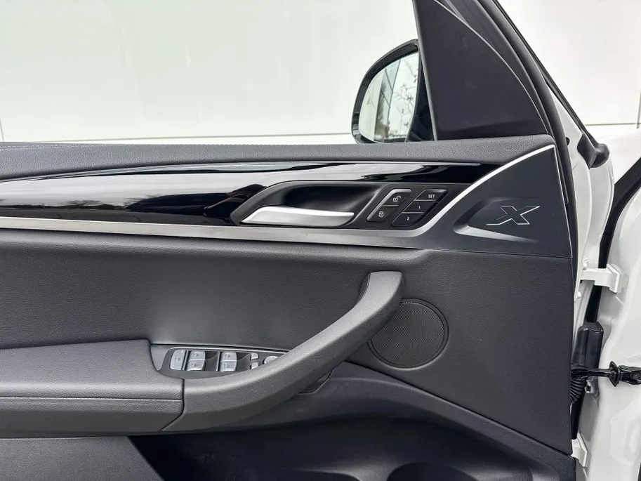BMW iX3 Executive 80 kWh