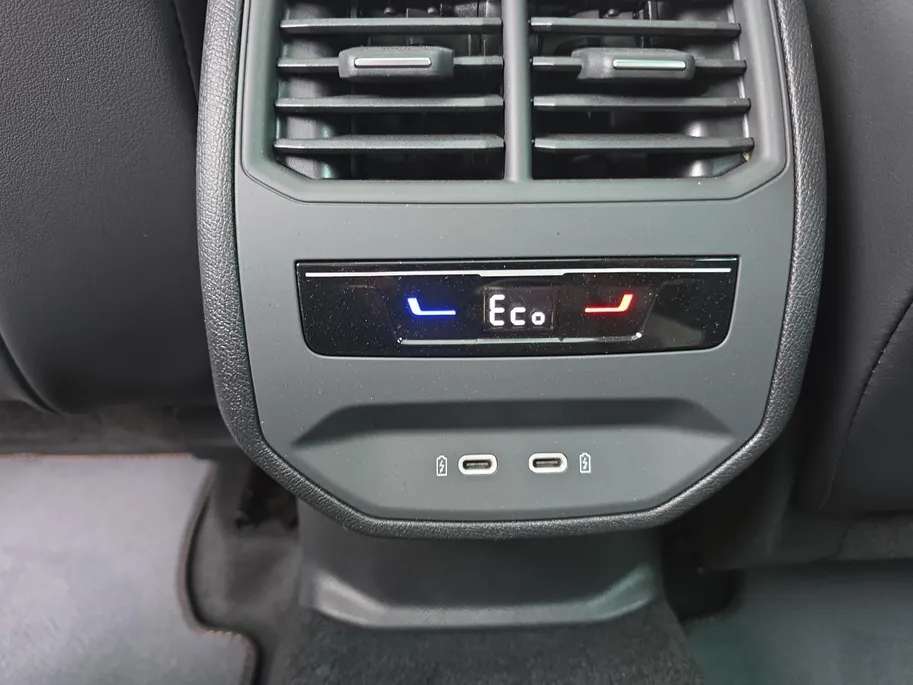 CUPRA Formentor 1.5 TSI e-Hybrid Business 204Pk | Panoramadak | Elektr. Trekhaak | Stoelverwarming | Elektr. Achterklep | Matrix Led koplampen | Virtual Cockpit | Fabrieksgarantie |