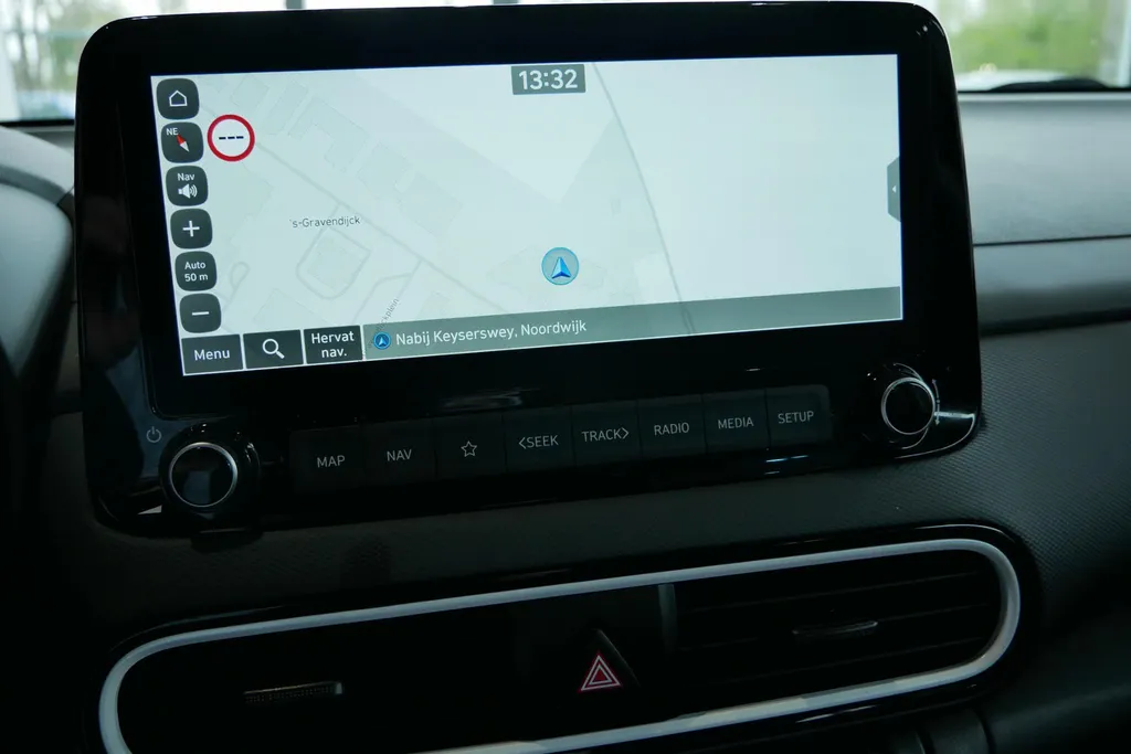 Hyundai Kona 1.6 GDI HEV Fashion | Parkeersensoren achter | Dodehoek sensoren | LM wielen | Climate controle | Adaptive cruise controle | Intelligente sleutel | Navigatie | Bluetooth | Zeer nette auto |