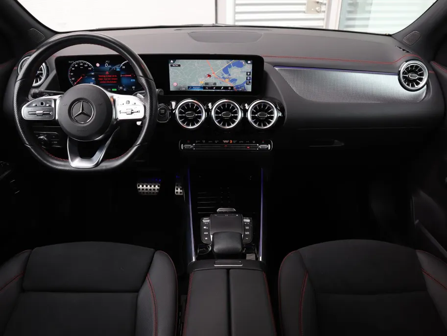 Mercedes-Benz EQA 250 AMG Line 67 kWh l Stoelverwarming l Ambiente lichtpakket l Achteruitrij camera