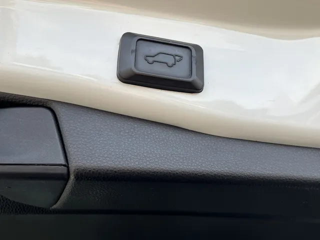 Toyota RAV4 2.5 Hybrid Bi-Tone