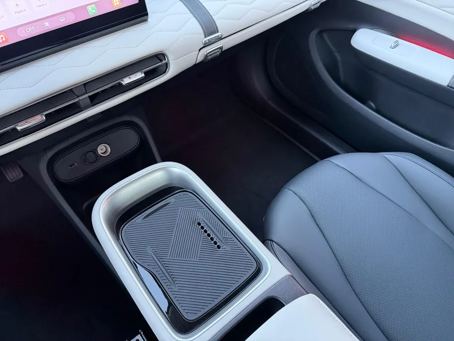 Dongfeng Box Premium Edition 42 kWh | Demo | BlackSilver | Zeer Compleet | 360 graden camera | Stoelverwarming en ventilatie | Fabrieksgarantie t/m 3-8-2031 | NAP