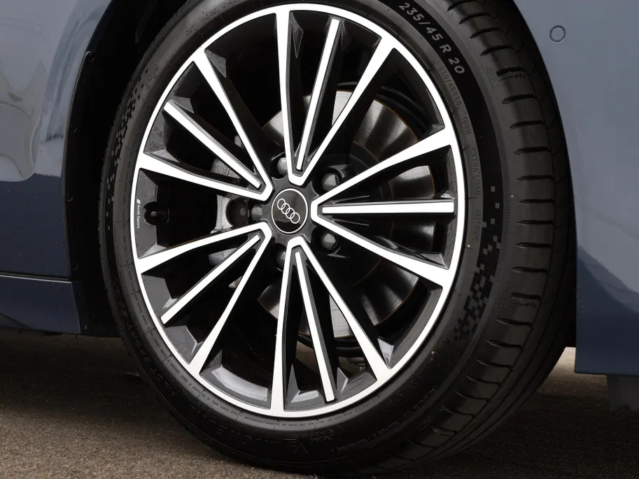 Audi A6 e-tron S edition 83 kWh 286pk · SOH 99,5% · Panoramadak · Luchtvering · Camera · SONOS Sound · Head-Up Display · Elek. Achterklep · Stoelverwarming · Garantie t/m 06-10-2030 of 100.000km