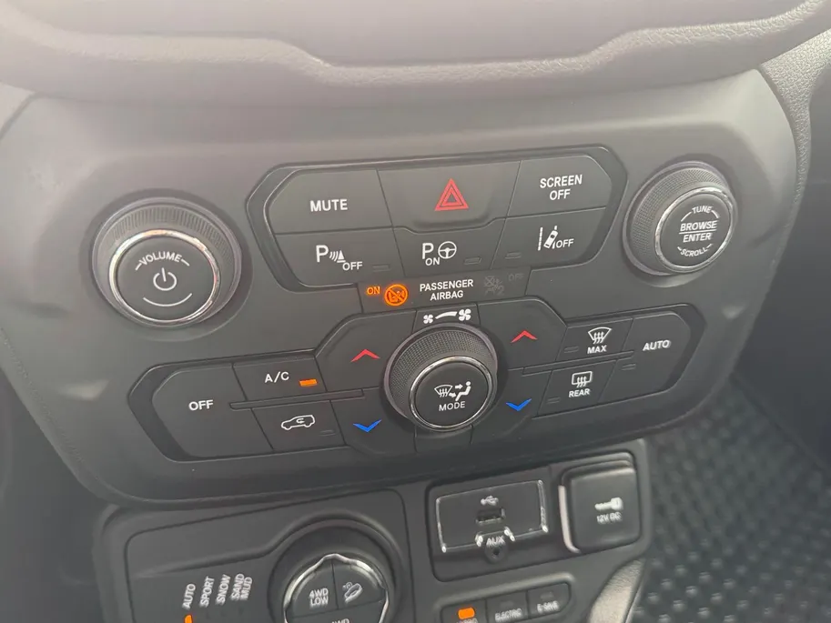 Jeep Renegade 4xe 240 Plug-in Hybrid Electric S 12 MAANDEN GARANTIE! | Stoel/stuur verwarming | Navigatie | Camera | Adapt cruise / Clima control |