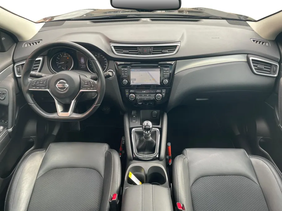 Nissan QASHQAI 1.6 Tekna 1ste eigenaar| Navigatie| Panoramadak| Stoelverwarming| Voorruitverwarming|360 graden camera| Dealeronderhouden| All seasonbanden|
