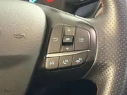 Ford Fiesta 95PK EcoBoost ST-Line | Keyless | Lichtmetalen Velgen | Climate Control | Apple CarPlay/Android Auto | LED Dagrijverlichting | Cruise Control | Armsteun | Elektrische Ramen & Spiegels |